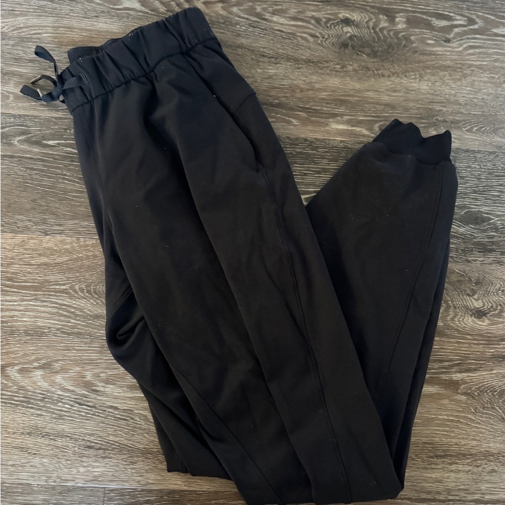 Lululemon Women’s black joggers